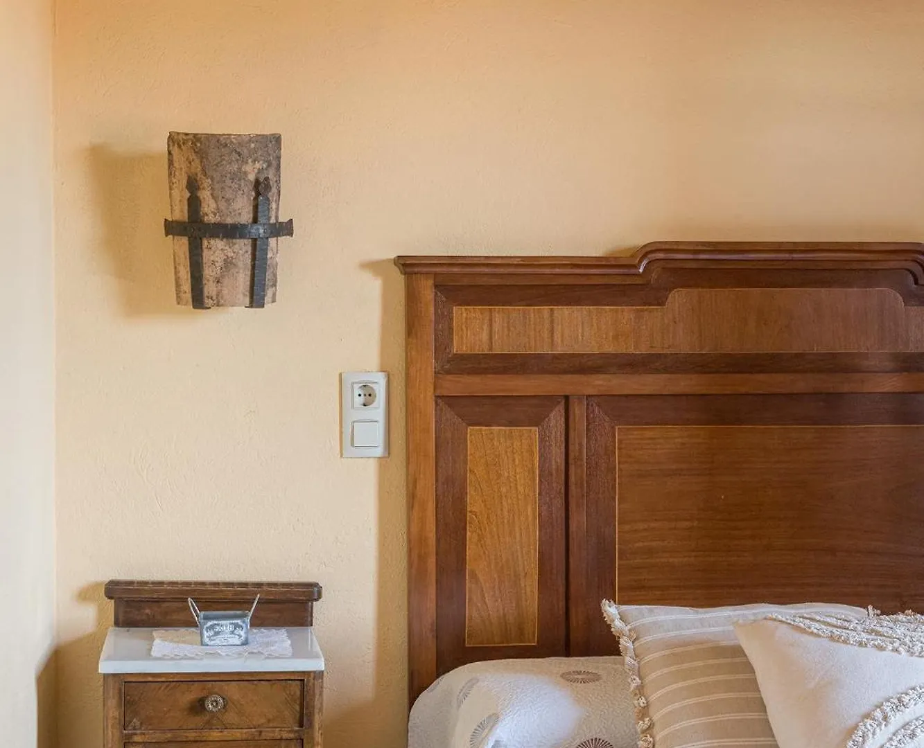 Cal Carulla Guest House L'Astor 0*,