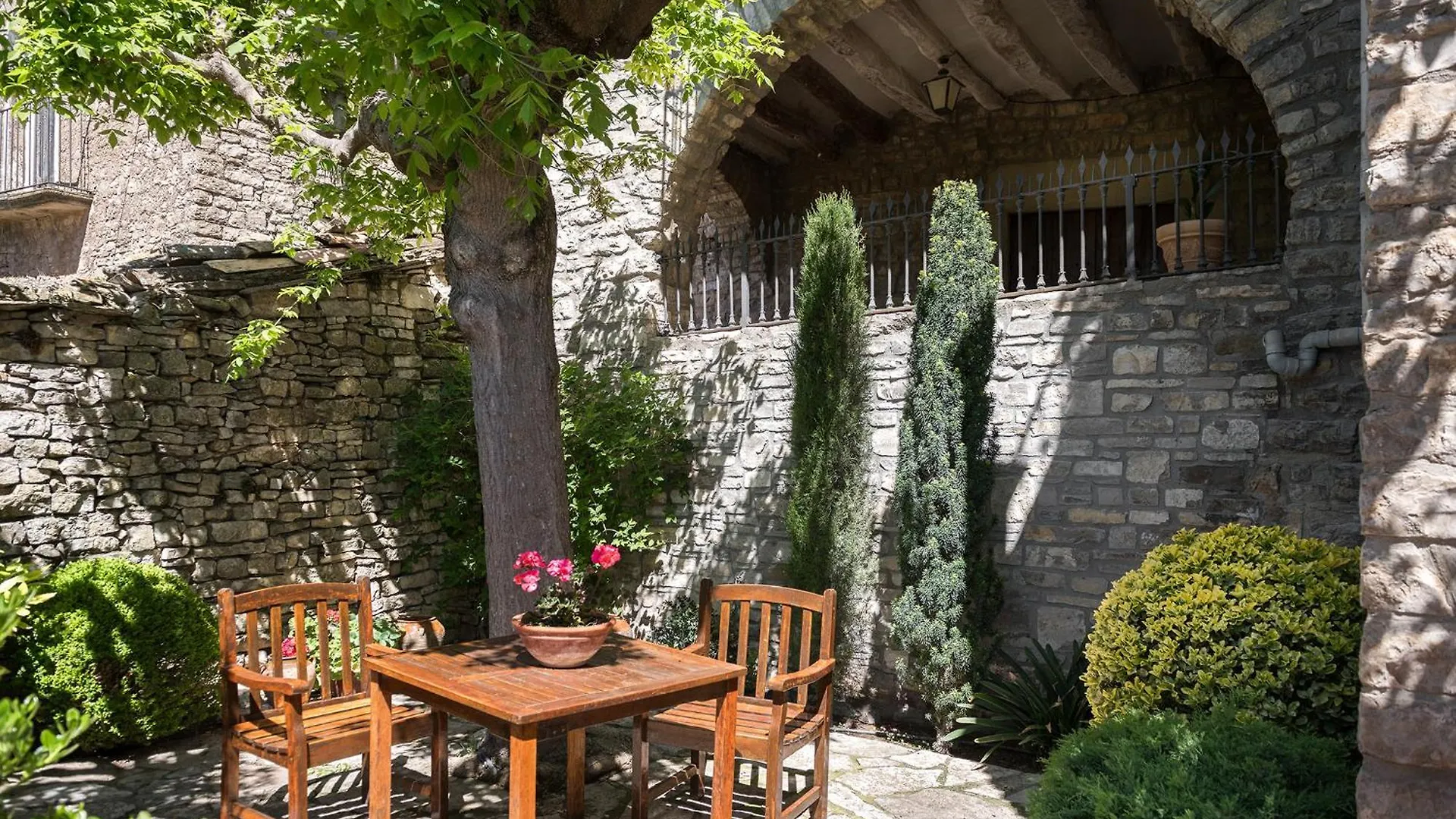 Country house Cal Carulla Guest House L'Astor