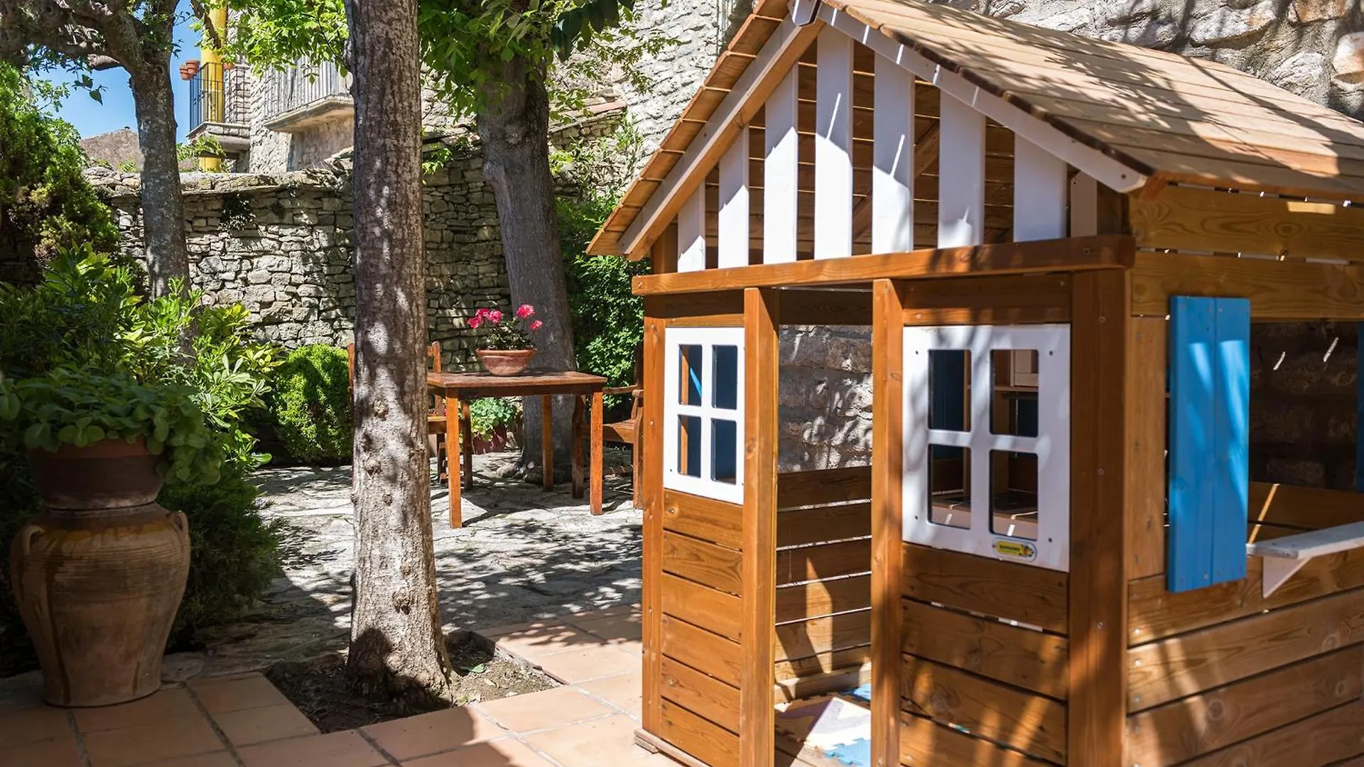 Cal Carulla Guest House L'Astor 0*,  Spain