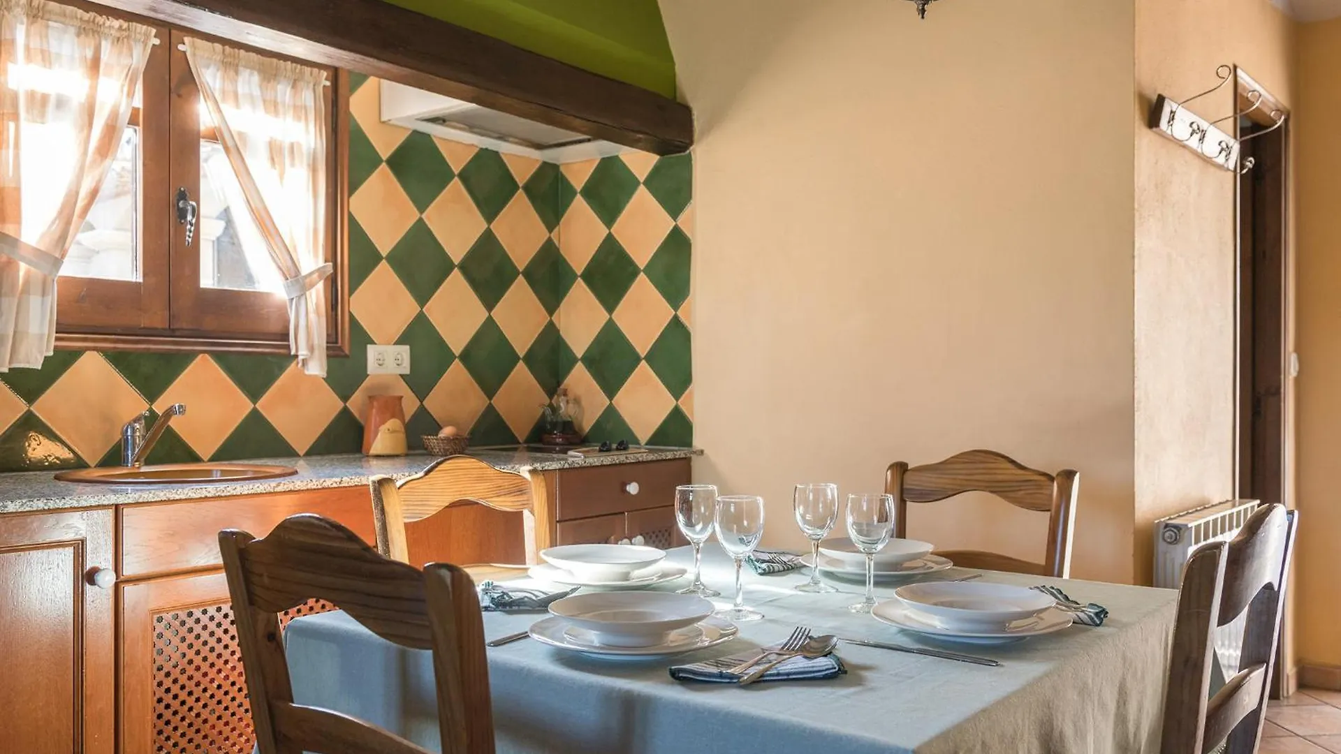 Country house Cal Carulla Guest House L'Astor Spain