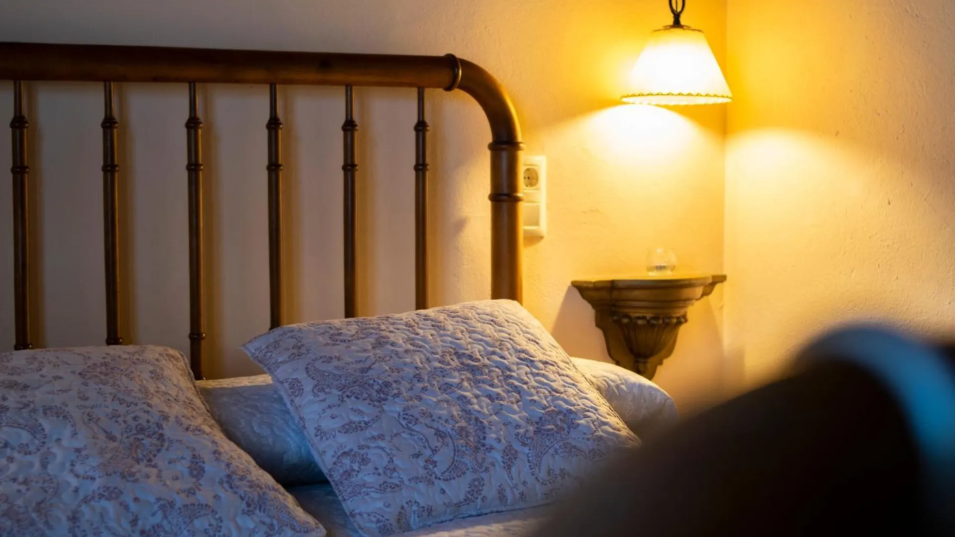 Cal Carulla Guest House L'Astor 0*,  Spain