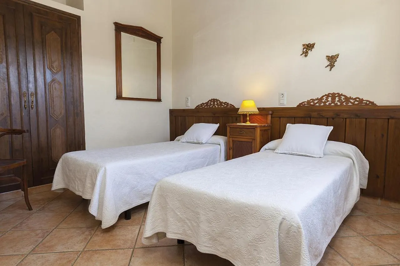 Country house Cal Carulla Guest House L'Astor